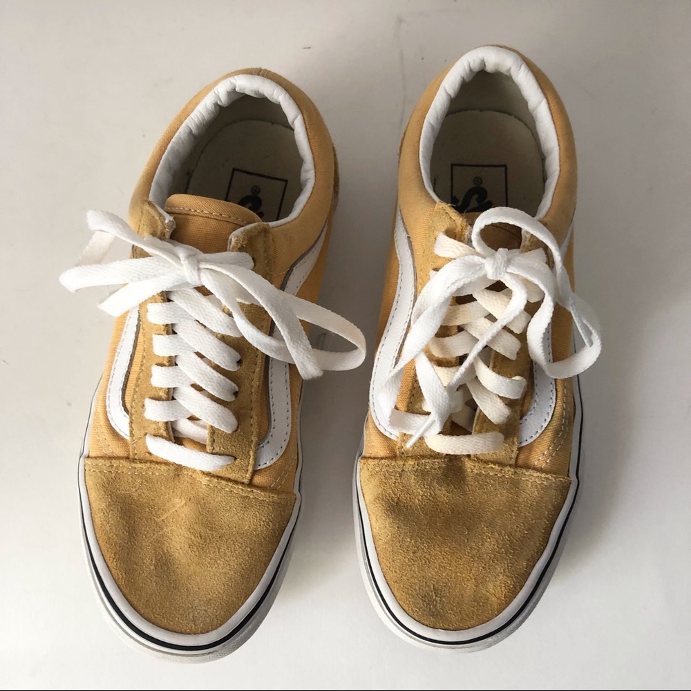 Vans yellow and white old skool men’s size 4 women’s size 5.5 shoe suede